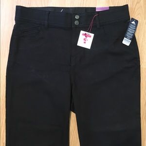 👖SZ 16 BLACK CAPRIS LANE Bryant